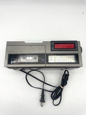 SEARS SR3000 AM/FM CASSETTE PLAYER W/ ALARM CLOCK - TESTED (WBP016070)